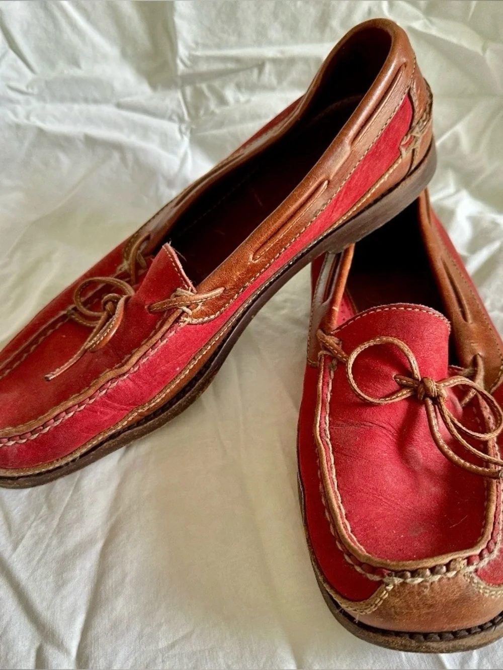 1990s COLE HAAN COUNTRY CAMP MOCCASIN SHOES RED NUBUCK LEATHER BROWN TRIM 11.5M